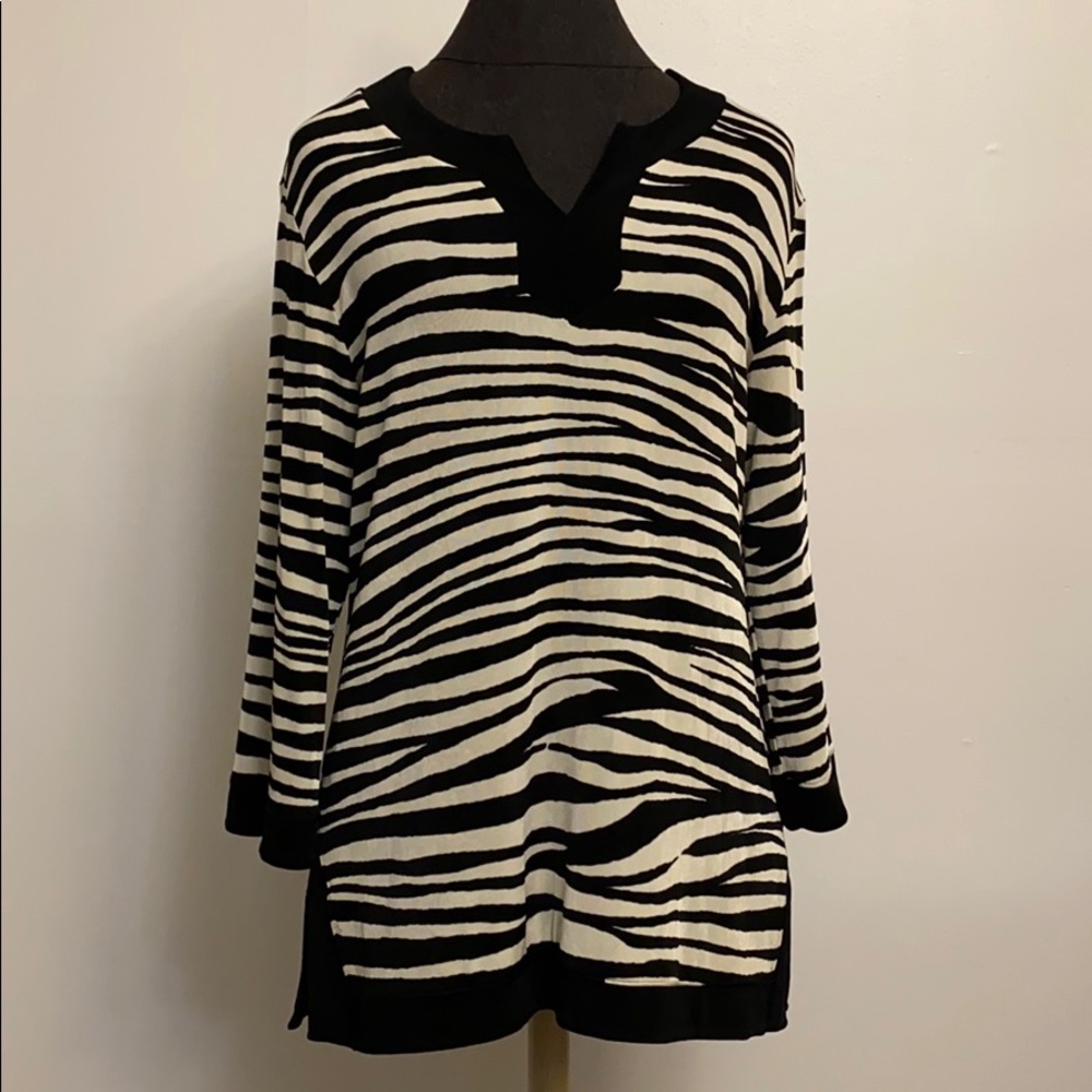 Chico’s Travelers Black & White Tunic
